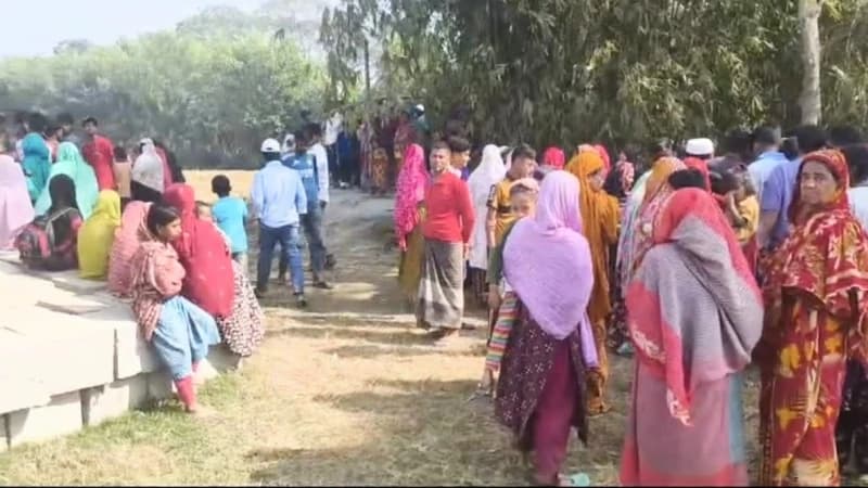 মুরাদনগরে যুবকের ঝুলন্ত মরদেহ উদ্ধার, পরিবারের অভিযোগ পরিকল্পিত হত্যা মুরাদনগরে যুবকের ঝুলন্ত মরদেহ উদ্ধার, পরিবারের অভিযোগ পরিকল্পিত হত্যা