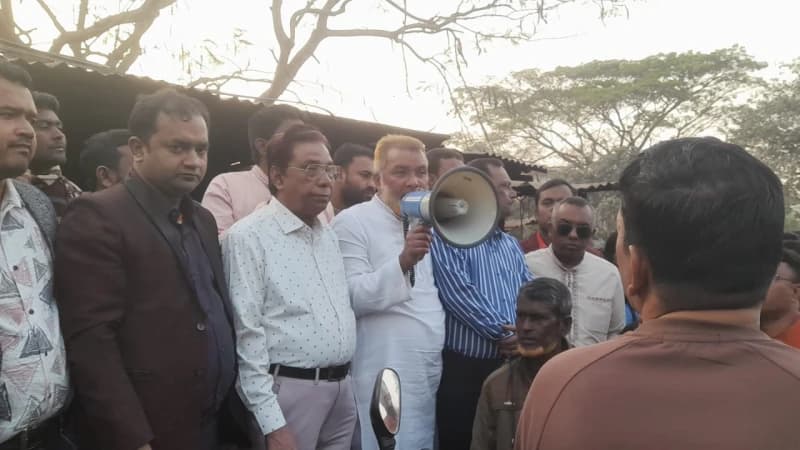 রাজশাহী-৬ (চারঘাট-বাঘা) আসনে ধানের শীষের প্রচারণা মিছিল অনুষ্ঠিত রাজশাহী-৬ (চারঘাট-বাঘা) আসনে ধানের শীষের প্রচারণা মিছিল অনুষ্ঠিত