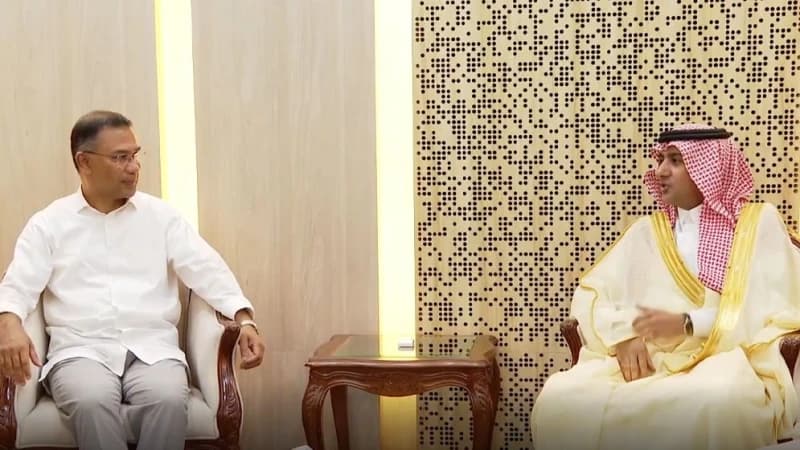 প্রধানমন্ত্রীর সঙ্গে সৌদি রাষ্ট্রদূতের সৌজন্য সাক্ষাৎ প্রধানমন্ত্রীর সঙ্গে সৌদি রাষ্ট্রদূতের সৌজন্য সাক্ষাৎ