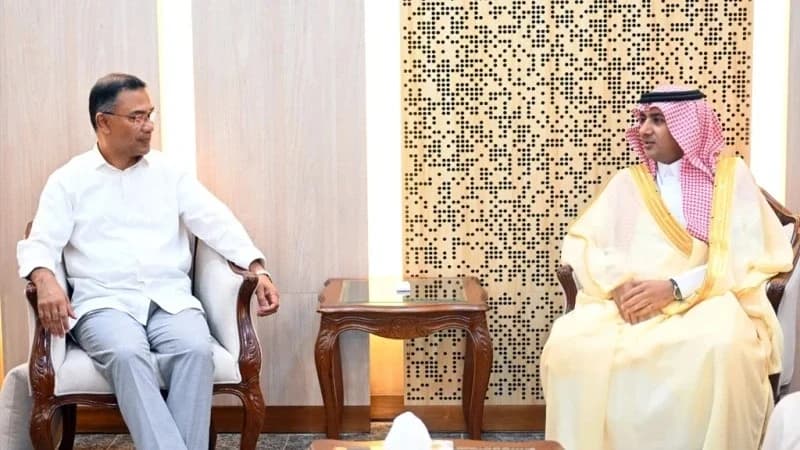 প্রধানমন্ত্রীর সঙ্গে সৌদি রাষ্ট্রদূতের সৌজন্য সাক্ষাৎ প্রধানমন্ত্রীর সঙ্গে সৌদি রাষ্ট্রদূতের সৌজন্য সাক্ষাৎ