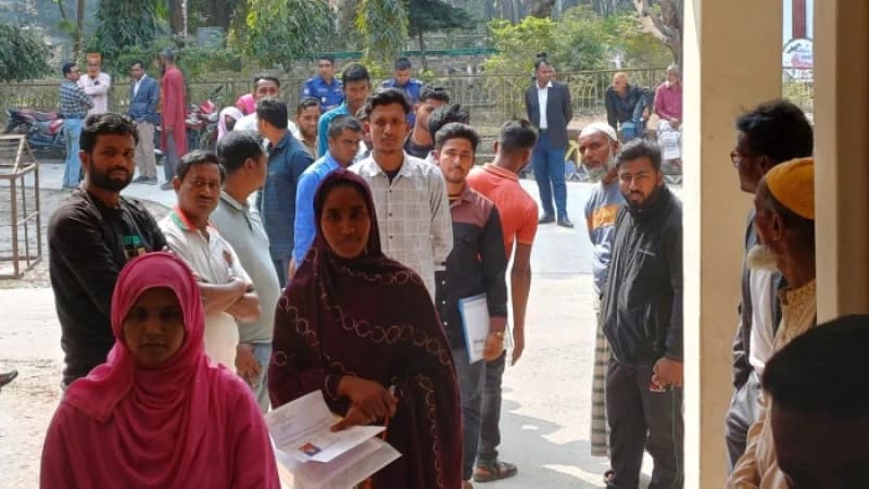 জাতীয় সংগীত লিখতে না পারায় সব চাকরিপ্রার্থী বাদ জাতীয় সংগীত লিখতে না পারায় সব চাকরিপ্রার্থী বাদ