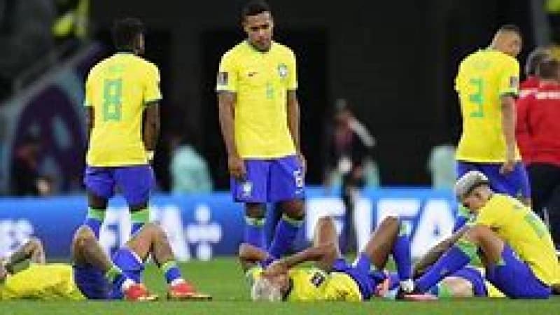 সেনেগালের কাছে হেরে গেছে পাঁচবারের বিশ্বচ্যাম্পিয়ন ব্রাজিল সেনেগালের কাছে হেরে গেছে পাঁচবারের বিশ্বচ্যাম্পিয়ন ব্রাজিল