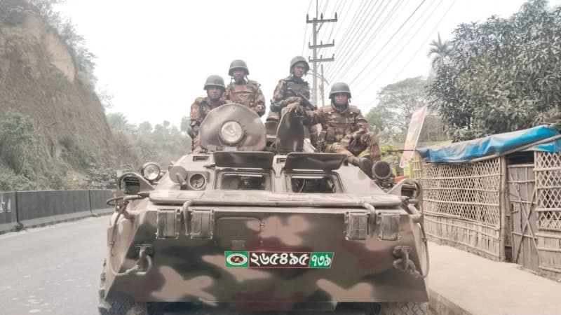 জঙ্গল সলিমপুরে যৌথবাহিনীর ‘কমান্ডো অ্যাকশন’, সন্ত্রাস নির্মূলে ৪ হাজার সদস্যের সাঁড়াশি অভিযান জঙ্গল সলিমপুরে যৌথবাহিনীর ‘কমান্ডো অ্যাকশন’, সন্ত্রাস নির্মূলে ৪ হাজার সদস্যের সাঁড়াশি অভিযান