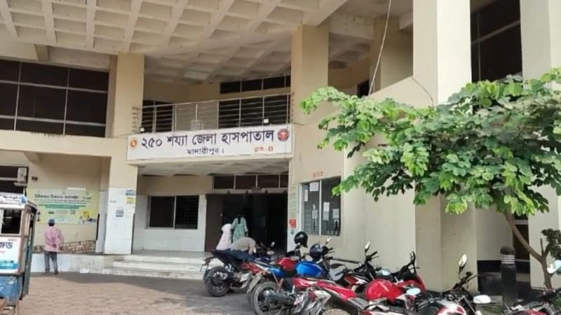 মাদারীপুরে দাদা ও নাতির বিরুদ্ধে কিশোরীকে ধর্ষণের অভিযোগ মাদারীপুরে দাদা ও নাতির বিরুদ্ধে কিশোরীকে ধর্ষণের অভিযোগ