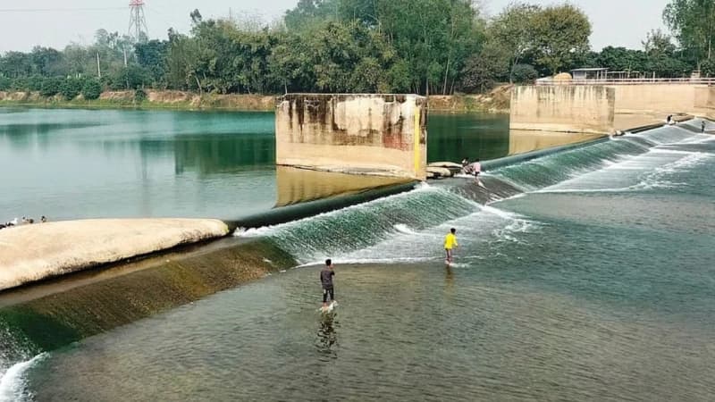 ৩ বছর ধরে রাবার ড্যাম বিকল, বিপাকে ৮০ গ্রামের কৃষক ৩ বছর ধরে রাবার ড্যাম বিকল, বিপাকে ৮০ গ্রামের কৃষক