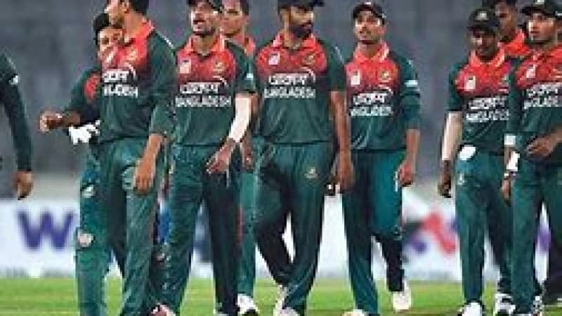 হোয়াইটওয়াশ এড়াতে আজ একাদশে তিন পরিবর্তন নিয়ে মাঠে নামছে বাংলাদেশ হোয়াইটওয়াশ এড়াতে আজ একাদশে তিন পরিবর্তন নিয়ে মাঠে নামছে বাংলাদেশ