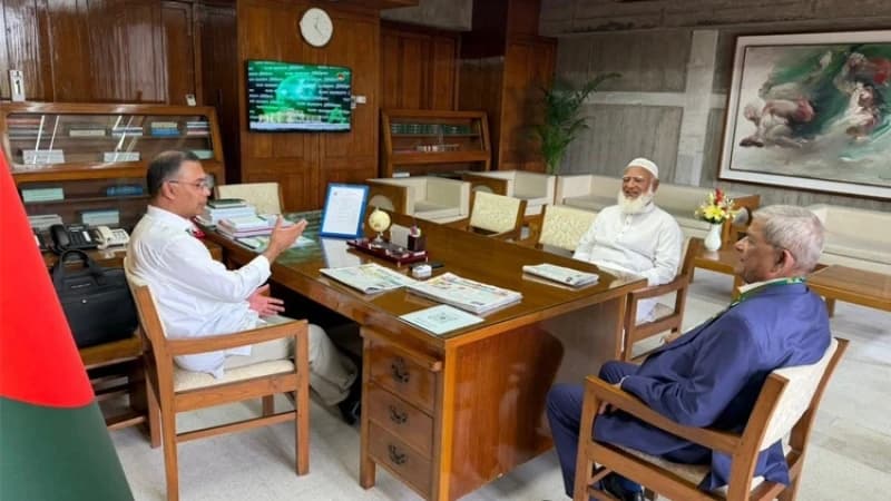 প্রধানমন্ত্রীর সঙ্গে বিরোধীদলীয় নেতার সৌজন্য সাক্ষাৎ প্রধানমন্ত্রীর সঙ্গে বিরোধীদলীয় নেতার সৌজন্য সাক্ষাৎ