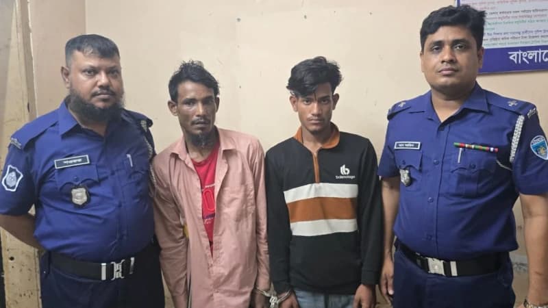 মুরাদনগরের শ্রীকাইলে বাড়ি থেকেই ইয়াবা কারবার, গ্রেফতার ২ মুরাদনগরের শ্রীকাইলে বাড়ি থেকেই ইয়াবা কারবার, গ্রেফতার ২
