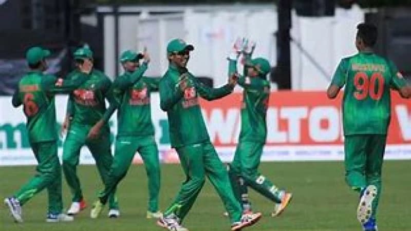 পাওয়ার প্লে'তে বিপর্যস্ত আফগানিস্তান পাওয়ার প্লে'তে বিপর্যস্ত আফগানিস্তান