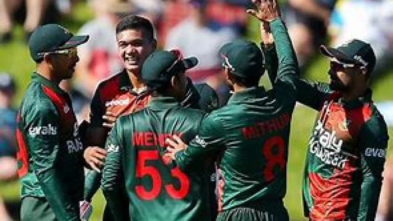 বাংলাদেশের দরকার ১২৭ রান এড়াতে হোয়াটওয়াশ বাংলাদেশের দরকার ১২৭ রান এড়াতে হোয়াটওয়াশ