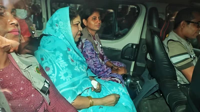আদালতে নেওয়া হলো সাবেক স্পিকার শিরীন শারমিনকে আদালতে নেওয়া হলো সাবেক স্পিকার শিরীন শারমিনকে