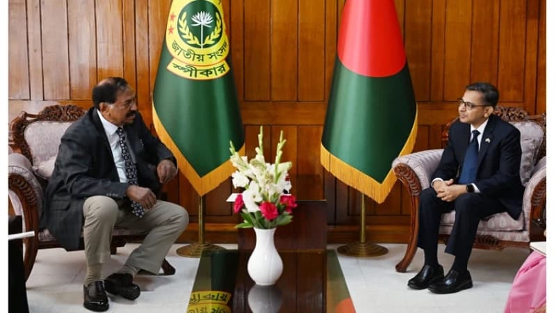 স্পিকারের সঙ্গে ভারতীয় হাইকমিশনারের সাক্ষাৎ; সংসদীয় কূটনীতিতে সম্পর্ক জোরদারে গুরুত্বারোপ স্পিকারের সঙ্গে ভারতীয় হাইকমিশনারের সাক্ষাৎ; সংসদীয় কূটনীতিতে সম্পর্ক জোরদারে গুরুত্বারোপ
