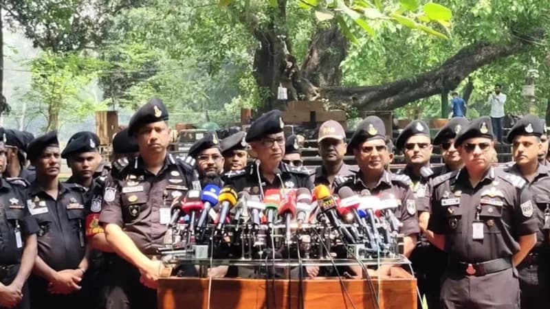 পহেলা বৈশাখে সারা দেশে ১৫টি ব্যাটালিয়ন মোতায়েন থাকবে: ডিজি পহেলা বৈশাখে সারা দেশে ১৫টি ব্যাটালিয়ন মোতায়েন থাকবে: ডিজি