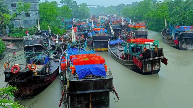 আজ থেকে সাগরে ৫৮ দিনের মাছ ধরায় নিষেধাজ্ঞা আজ থেকে সাগরে ৫৮ দিনের মাছ ধরায় নিষেধাজ্ঞা
