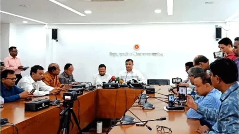 আগামী দুই মাসে জ্বালানি তেলের সংকট হবে না : যুগ্মসচিব আগামী দুই মাসে জ্বালানি তেলের সংকট হবে না : যুগ্মসচিব