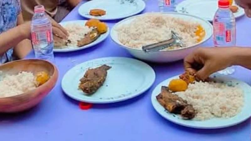 ইলিশের সংকট নেই, তবু তেলাপিয়ায় বর্ষবরণ: মুরাদনগর উপজেলা প্রশাসনের আয়োজনে বিতর্ক ইলিশের সংকট নেই, তবু তেলাপিয়ায় বর্ষবরণ: মুরাদনগর উপজেলা প্রশাসনের আয়োজনে বিতর্ক