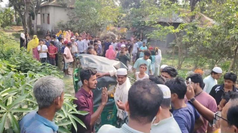 কাভার্ড ভ্যানের ধাক্কায় সিএনজি দুর্ঘটনা: প্রাণ গেল মা-ছেলের, হাসপাতালে দাদা-দাদি কাভার্ড ভ্যানের ধাক্কায় সিএনজি দুর্ঘটনা: প্রাণ গেল মা-ছেলের, হাসপাতালে দাদা-দাদি