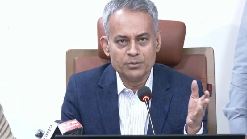 বাংলার জয়যাত্রা জাহাজের হরমুজ অতিক্রমের কূটনৈতিক চেষ্টা চলছে : শেখ রবিউল আলম বাংলার জয়যাত্রা জাহাজের হরমুজ অতিক্রমের কূটনৈতিক চেষ্টা চলছে : শেখ রবিউল আলম