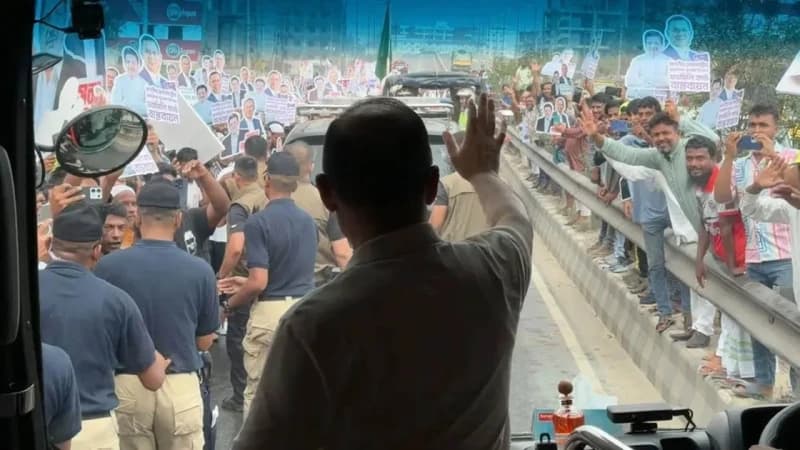 নিজ জেলা বগুড়া সফরে প্রধানমন্ত্রী তারেক রহমান নিজ জেলা বগুড়া সফরে প্রধানমন্ত্রী তারেক রহমান