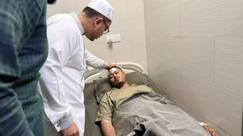 ঢাকায় নেওয়া হচ্ছে সেই শিবির নেতাকে ঢাকায় নেওয়া হচ্ছে সেই শিবির নেতাকে