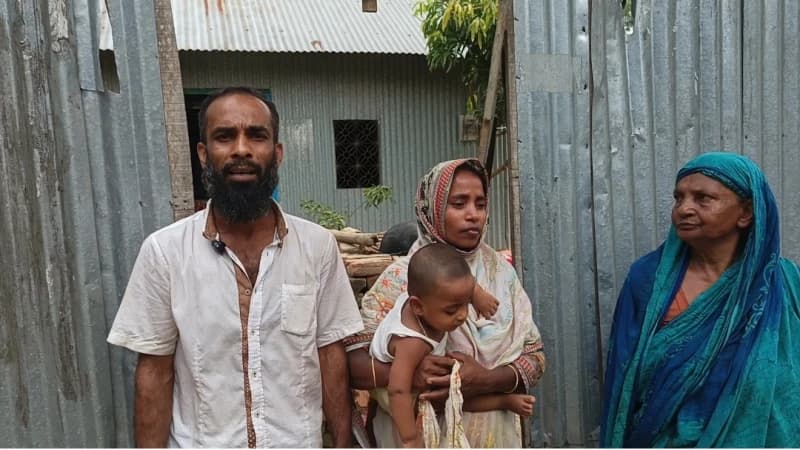 মুরাদনগরে স্বর্ণকারের বাড়িতে হামলা, লুটপাট ও শ্লীলতাহানির অভিযোগ মুরাদনগরে স্বর্ণকারের বাড়িতে হামলা, লুটপাট ও শ্লীলতাহানির অভিযোগ