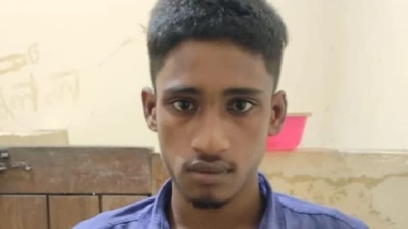 বন্দর বাজারে জাল নোটসহ যুবক আটক, জিজ্ঞাসাবাদে পুলিশ বন্দর বাজারে জাল নোটসহ যুবক আটক, জিজ্ঞাসাবাদে পুলিশ