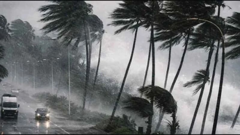 দুপুরের মধ্যে দুই অঞ্চলে বজ্রবৃষ্টির শঙ্কা দুপুরের মধ্যে দুই অঞ্চলে বজ্রবৃষ্টির শঙ্কা