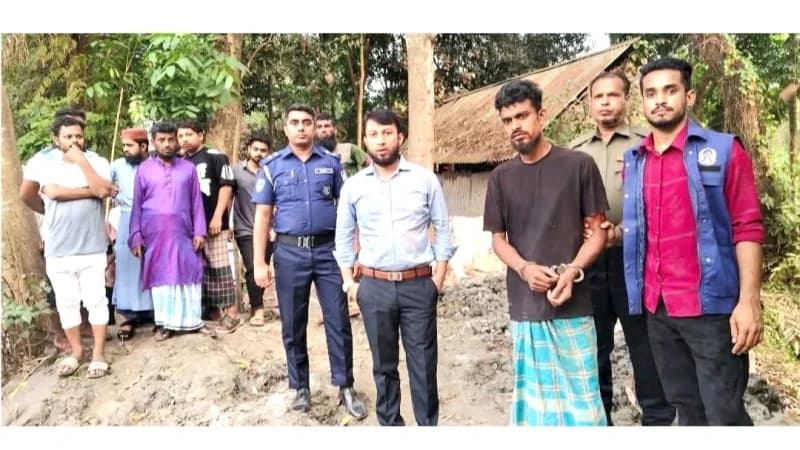 মুরাদনগরে অবৈধ ড্রেজারে মাটি উত্তোলন: ৭ দিনের কারাদণ্ড, ৩টি মেশিন জব্দ মুরাদনগরে অবৈধ ড্রেজারে মাটি উত্তোলন: ৭ দিনের কারাদণ্ড, ৩টি মেশিন জব্দ
