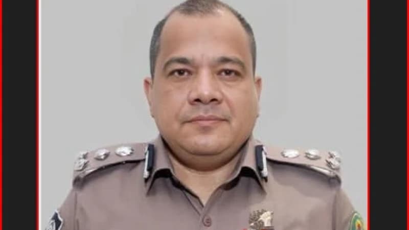 পুলিশের ভুলভ্রান্তি নিয়ে সংবাদকে ইতিবাচকভাবে দেখেন সিএমপি কমিশনার পুলিশের ভুলভ্রান্তি নিয়ে সংবাদকে ইতিবাচকভাবে দেখেন সিএমপি কমিশনার
