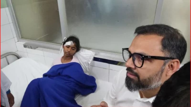 দুর্ঘটনায় আহত ‘নতুন কুঁড়ি’র ফুটবলার, চিকিৎসার দায়িত্ব নিলেন ক্রীড়া প্রতিমন্ত্রী দুর্ঘটনায় আহত ‘নতুন কুঁড়ি’র ফুটবলার, চিকিৎসার দায়িত্ব নিলেন ক্রীড়া প্রতিমন্ত্রী