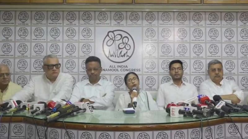 ভোটের ফলাফল মানবেন না মমতা, মুখ্যমন্ত্রীর পদ না ছাড়ার ঘোষণা ভোটের ফলাফল মানবেন না মমতা, মুখ্যমন্ত্রীর পদ না ছাড়ার ঘোষণা