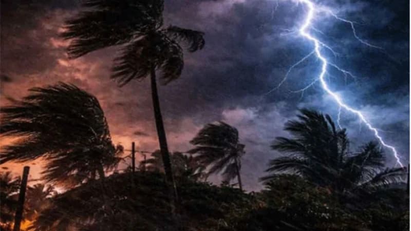 রাতে ঢাকাসহ দেশের ১৭ জেলার জন্য দুঃসংবাদ! রাতে ঢাকাসহ দেশের ১৭ জেলার জন্য দুঃসংবাদ!