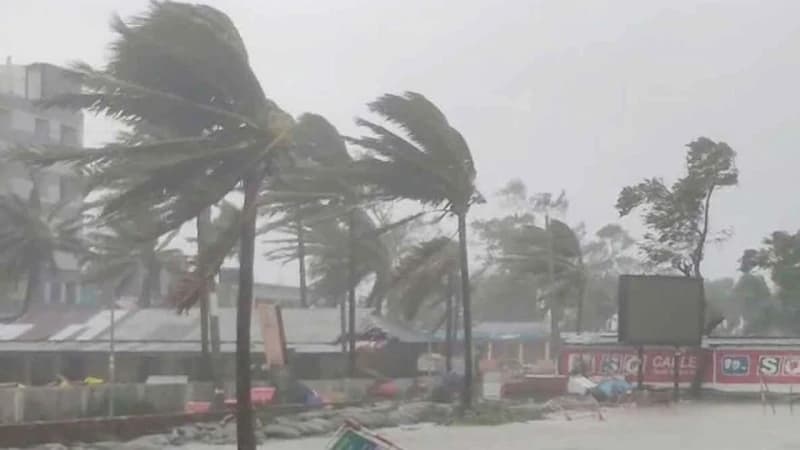 ১০ জেলায় দুপুরের আগে ঝড়ের আভাস, নদীবন্দরে সতর্কতা ১০ জেলায় দুপুরের আগে ঝড়ের আভাস, নদীবন্দরে সতর্কতা