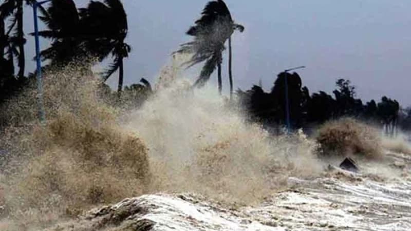 বঙ্গোপসাগরে লঘুচাপ, দেশজুড়ে পাঁচ দিন ঝড়-বৃষ্টির আভাস বঙ্গোপসাগরে লঘুচাপ, দেশজুড়ে পাঁচ দিন ঝড়-বৃষ্টির আভাস