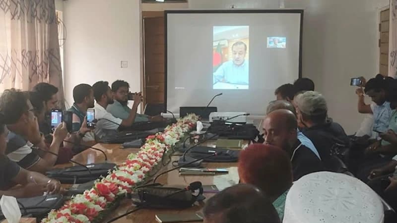 গুজব-অপতথ্য মোকাবিলায় সাংবাদিকদের ভূমিকা রাখতে হবে : তথ্য প্রতিমন্ত্রী গুজব-অপতথ্য মোকাবিলায় সাংবাদিকদের ভূমিকা রাখতে হবে : তথ্য প্রতিমন্ত্রী