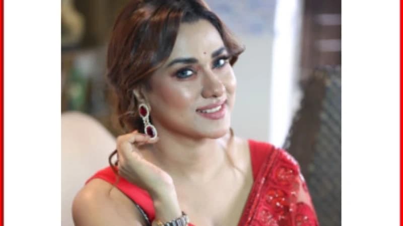 ব্যবসায়ী আবুল বাশারকে স্বামী দাবি ‘ভিত্তিহীন’, গুঞ্জনের প্রতিবাদে মুখ খুললেন চিত্রনায়িকা ববি