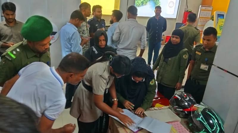 কক্সবাজার বিমানবন্দরে ৮,৯২৬ পিস ইয়াবাসহ নারী যাত্রী আটক