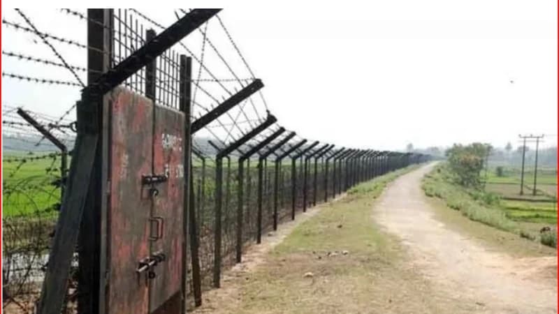 সাপাহার সীমান্তে ৯ জনকে পুশইনের চেষ্টা, বাধা দিল বিজিবি সাপাহার সীমান্তে ৯ জনকে পুশইনের চেষ্টা, বাধা দিল বিজিবি