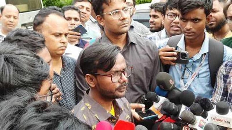 ঢাকা-১৭ আসনের ভোটের ফল বাতিলসহ পুনর্নির্বাচনের দাবিতে আবেদন করবেন হিরো আলম ঢাকা-১৭ আসনের ভোটের ফল বাতিলসহ পুনর্নির্বাচনের দাবিতে আবেদন করবেন হিরো আলম