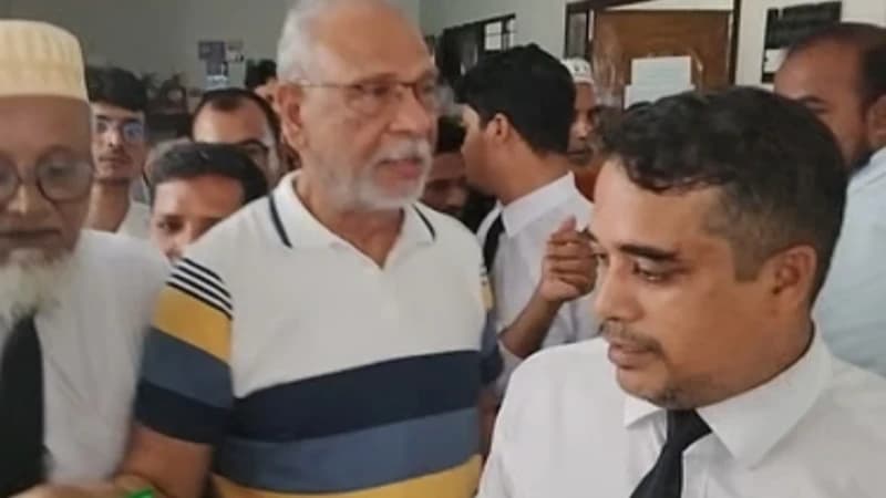 মানবতাবিরোধী অপরাধের মামলায় সাবেক মন্ত্রী লতিফ সিদ্দিকী গ্রেপ্তার