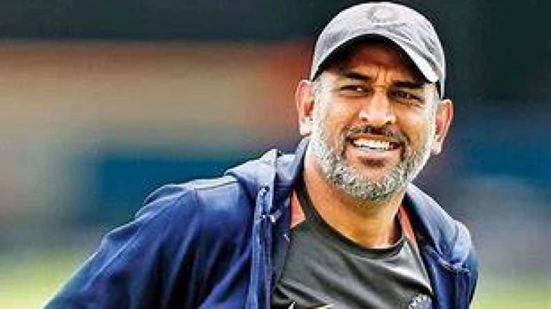 অভিনয়ে অভিষেক হচ্ছে ধোনির অভিনয়ে অভিষেক হচ্ছে ধোনির