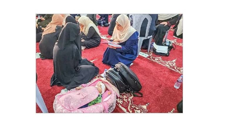 পুরো কোরআন শোনালেন এক বৈঠকে হাজারো হাফেজ পুরো কোরআন শোনালেন এক বৈঠকে হাজারো হাফেজ