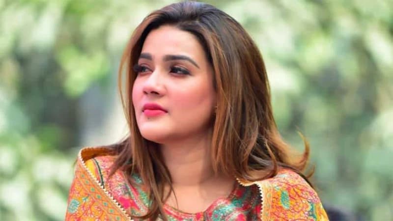 মাহি ফিরছেন তাঁর চেনা জগৎ অভিনয়ে মাহি ফিরছেন তাঁর চেনা জগৎ অভিনয়ে
