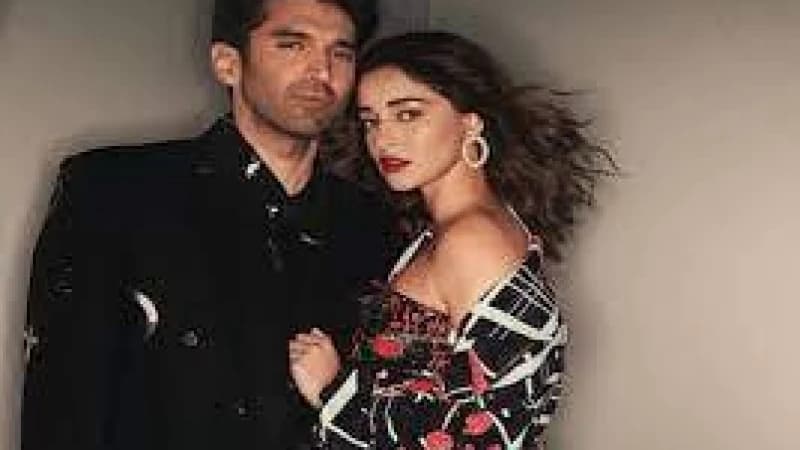 গাঁটছড়া বাঁধবেন আদিত্য ও অনন্যা গাঁটছড়া বাঁধবেন আদিত্য ও অনন্যা