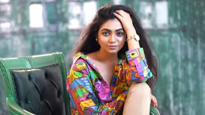 বড় পর্দায় আত্মপ্রকাশের অপেক্ষায় রয়েছেন তরুণ অভিনেত্রী প্রিয়ন্তী উর্বী বড় পর্দায় আত্মপ্রকাশের অপেক্ষায় রয়েছেন তরুণ অভিনেত্রী প্রিয়ন্তী উর্বী