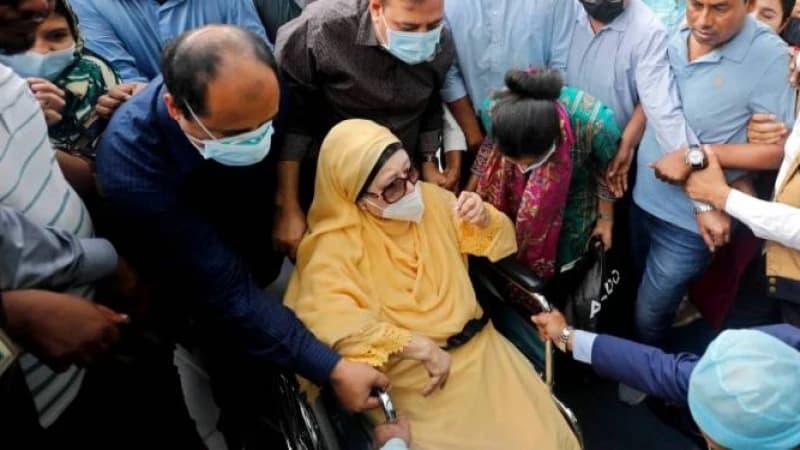 ক্লোজ মনিটরিংয়ে রাখা হয়েছে খালেদা জিয়াকে ক্লোজ মনিটরিংয়ে রাখা হয়েছে খালেদা জিয়াকে