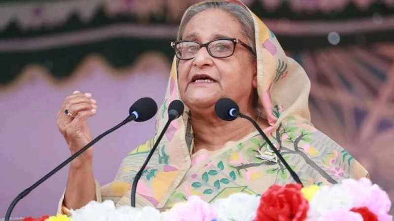 অগ্নিসন্ত্রাসের শিকার সাধারণ মানুষঃ প্রধানমন্ত্রী অগ্নিসন্ত্রাসের শিকার সাধারণ মানুষঃ প্রধানমন্ত্রী