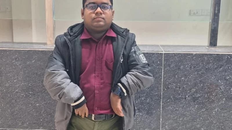 শারীরিক প্রতিবন্ধী উল্লাসের বিসিএস জয়ের গল্প শারীরিক প্রতিবন্ধী উল্লাসের বিসিএস জয়ের গল্প