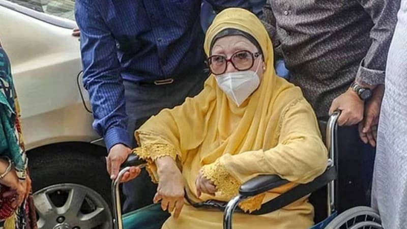 বিকেলে বাসায় ফিরবেন খালেদা জিয়া বিকেলে বাসায় ফিরবেন খালেদা জিয়া