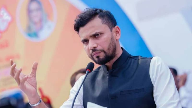 সরকারি দলের হুইপ হচ্ছেন মাশরাফি বিন মুর্তজা সরকারি দলের হুইপ হচ্ছেন মাশরাফি বিন মুর্তজা